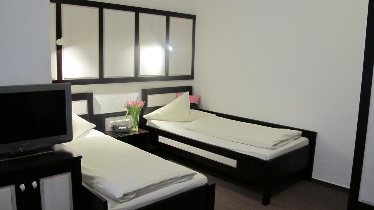 Hotel Anlage ไฮเดลเบิร์ก ภายนอก รูปภาพ